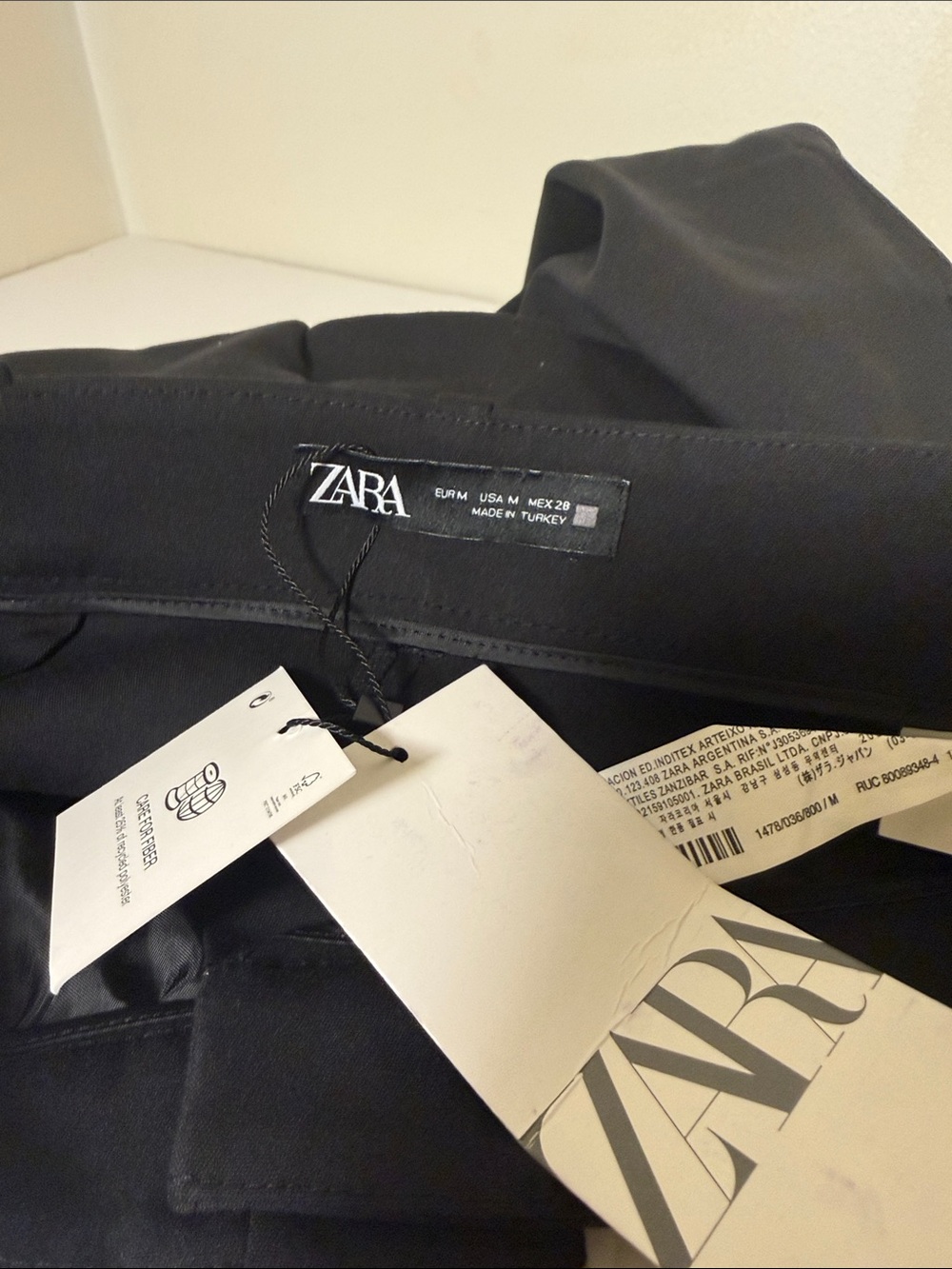 Zara Black High-Waist Button Front Shorts - Picture 3 of 4